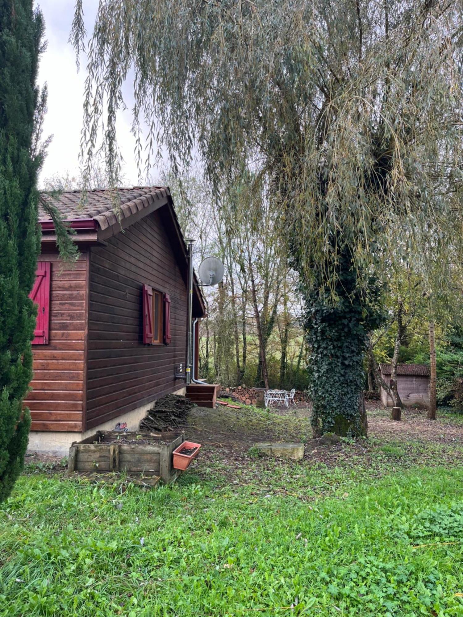 Vila Chez Mamie LʼIsle-Jourdain Exteriér fotografie
