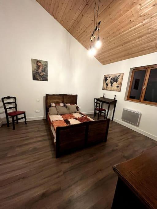 Vila Chez Mamie LʼIsle-Jourdain Exteriér fotografie