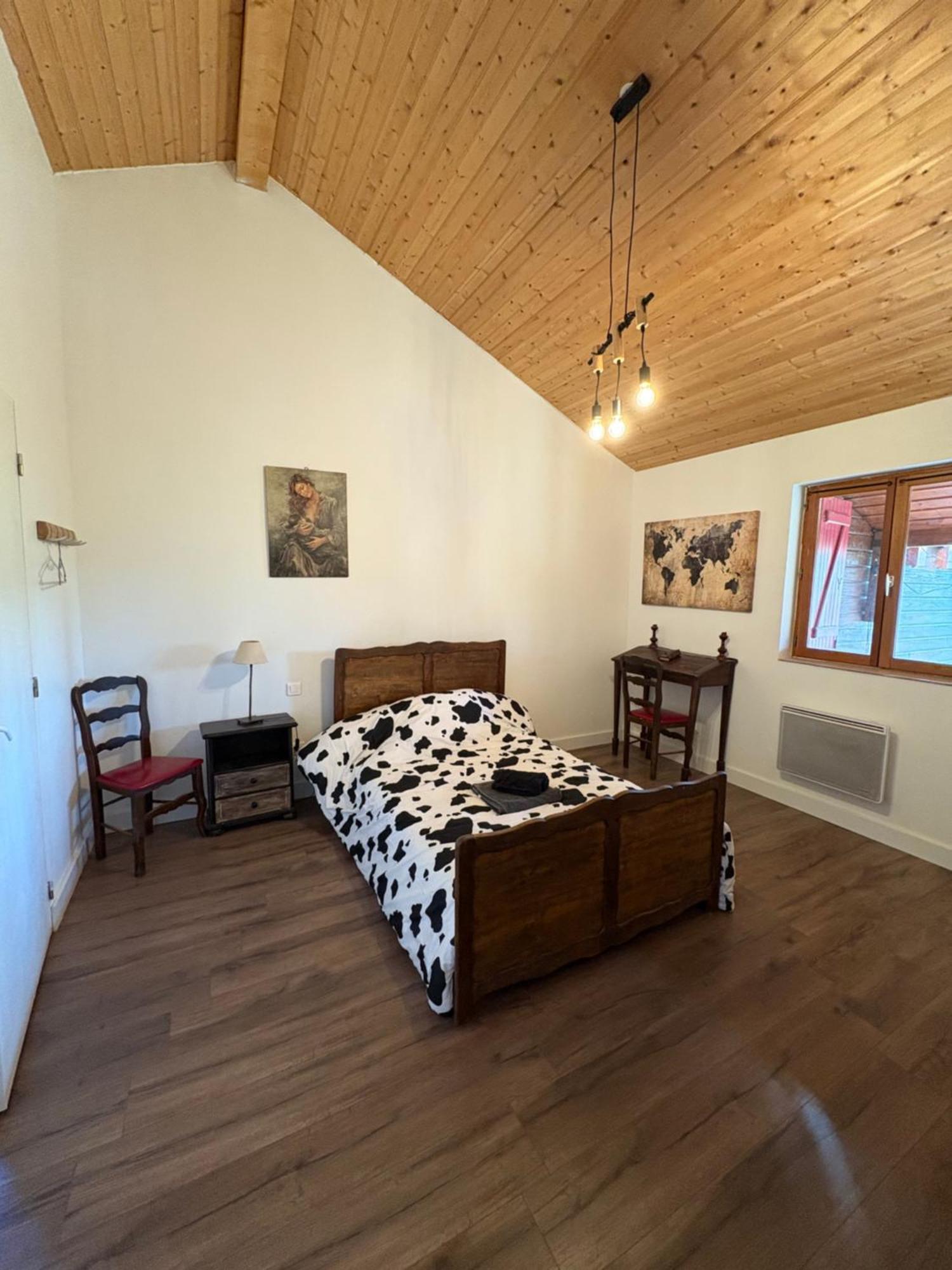 Vila Chez Mamie LʼIsle-Jourdain Exteriér fotografie