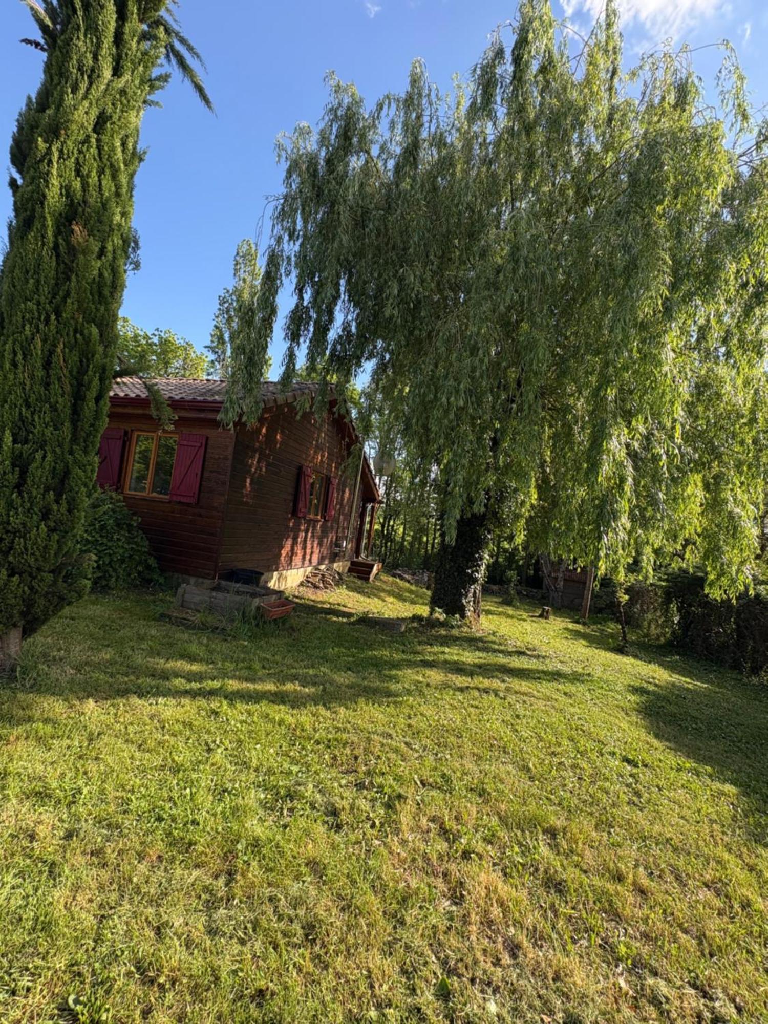 Vila Chez Mamie LʼIsle-Jourdain Exteriér fotografie
